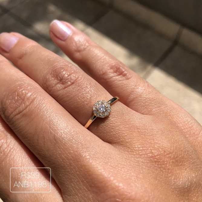 Anel Life Forms Redondo Replica Vivara Cravejado Cristal Dourado